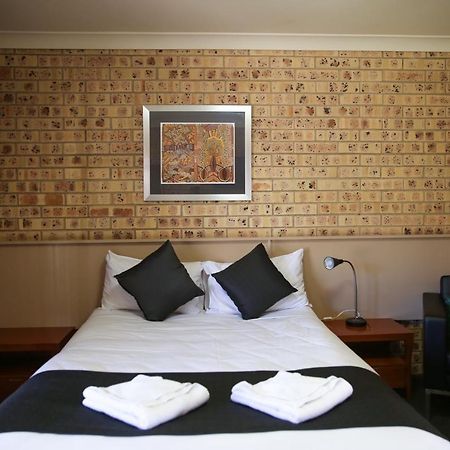 Clermont Country Motor Inn Extérieur photo